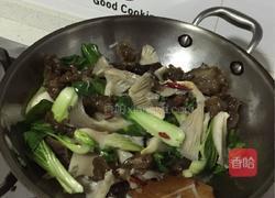 木耳蘑菇炒青蔬的做法图解7