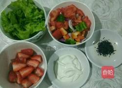 奶油甜味蔬果沙拉的做法图解1
