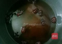 红糖龙眼红枣羹的做法图解4