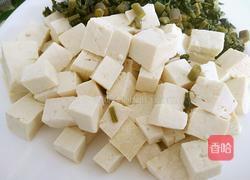 剁辣椒香椿拌豆腐的做法图解4