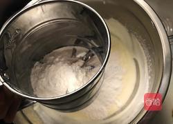 营养师改良配方:无油、无糖蛋黄小饼干,给小朋友做健康小零食的做法图解8