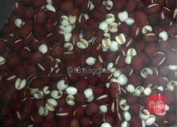 红豆薏米粥的做法图解2