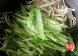 黄瓜拌豆片的做法图解2