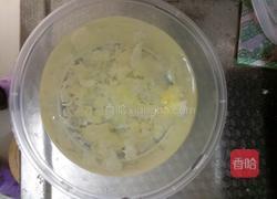 桃胶丑耳莲子羹的做法图解2