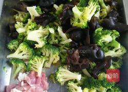 木耳西兰花的做法图解3