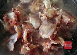 炖鸡架骨的做法图解2