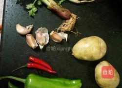 酸辣土豆片的做法图解1