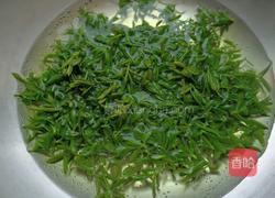 柳芽鸡蛋煎饼的做法图解2