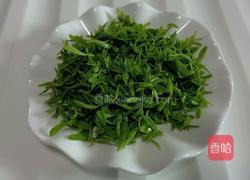 柳芽鸡蛋煎饼的做法图解1