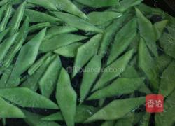 四季豆红椒炒鸡蛋的做法图解3