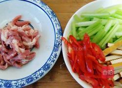 芹菜肉丝炒香干的做法图解2