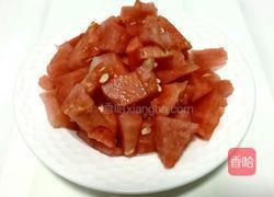 鲜榨西瓜汁的做法图解2