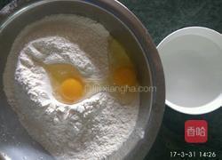 韭菜鸡蛋芝麻馅饺子的做法图解7