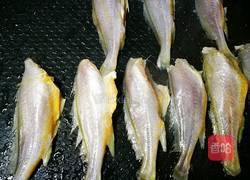 「Cathy边吃边营养」低脂版香煎黄花鱼的做法图解10