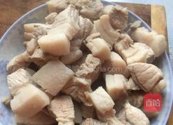 红烧肉烧鹌鹑蛋的做法图解2