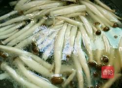 蟹味菇鸡蛋汤的做法图解4