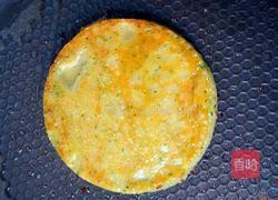 西兰花胡萝卜欢蛋饼的做法图解5