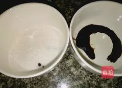 Illustration of how to make diced pork in sauce 5