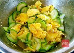 角瓜片炒鸡蛋的做法图解9