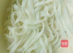 青菜炒河粉的做法图解2