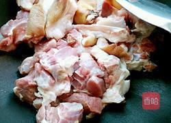 花生米炖猪脚的做法图解4