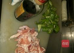 尖椒炒肉筋的做法图解1