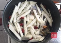 萝卜丝红枣煲鲫鱼的做法图解4