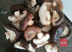 香菇炒瘦肉的做法图解2