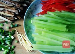 莴笋炒茶干的做法图解2