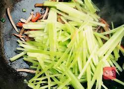 莴笋炒茶干的做法图解7