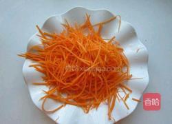 胡萝卜鸡蛋早餐饼的做法图解1