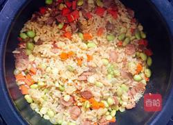 腊肠三色焖饭的做法图解12