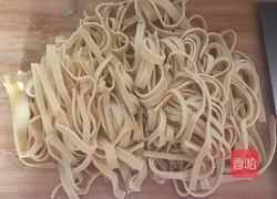 豆腐皮炒韭菜的做法图解1