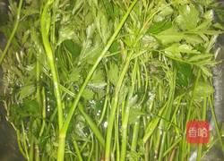 素炒水芹菜的做法图解2