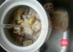 海底椰花胶响螺排骨汤的做法图解5