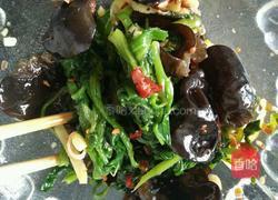 木耳拌菠菜的做法图解7