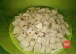 香辣莲藕町的做法图解1