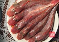 红烧红娘鱼的做法图解1