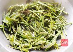 香椿头炒蛋的做法图解3