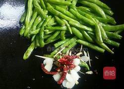 干煸四季豆的做法图解5