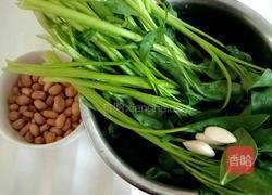 菠菜果仁的做法图解1