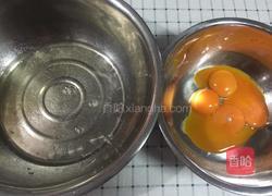 芝麻椰蓉蛋糕卷的做法图解1