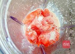 冰镇西瓜奶昔的做法图解4