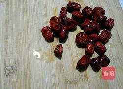 红糖枣花生豆浆的做法图解2