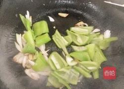 尖椒鸡蛋炒火腿的做法图解3