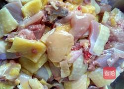 香菇木耳蒸鸡的做法图解2