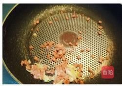 菠菜火腿丁汤的做法图解2