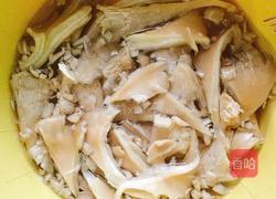 平菇炒肉的做法图解4