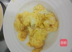 香芹炒鸡蛋的做法图解2