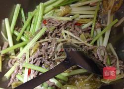 野山椒炒牛肉的做法图解10